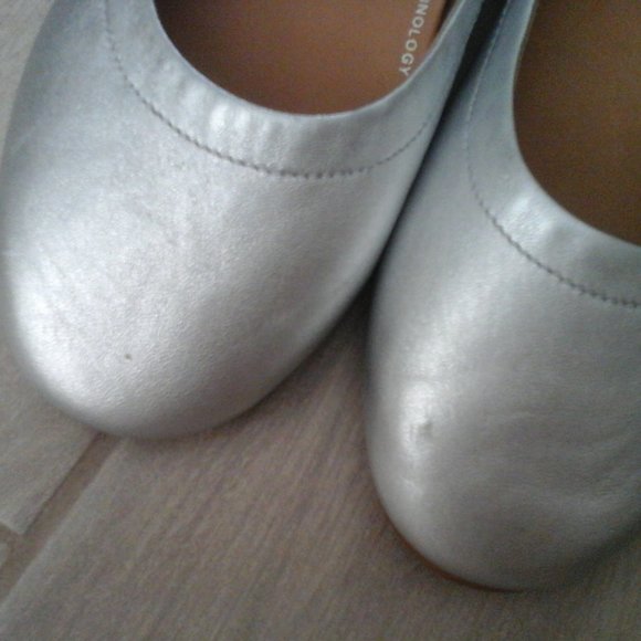 Fitflop Allegro Silver Leather Slip On Ballet Flats. Size 7.5 US (38.5 EU) - Picture 2 of 9